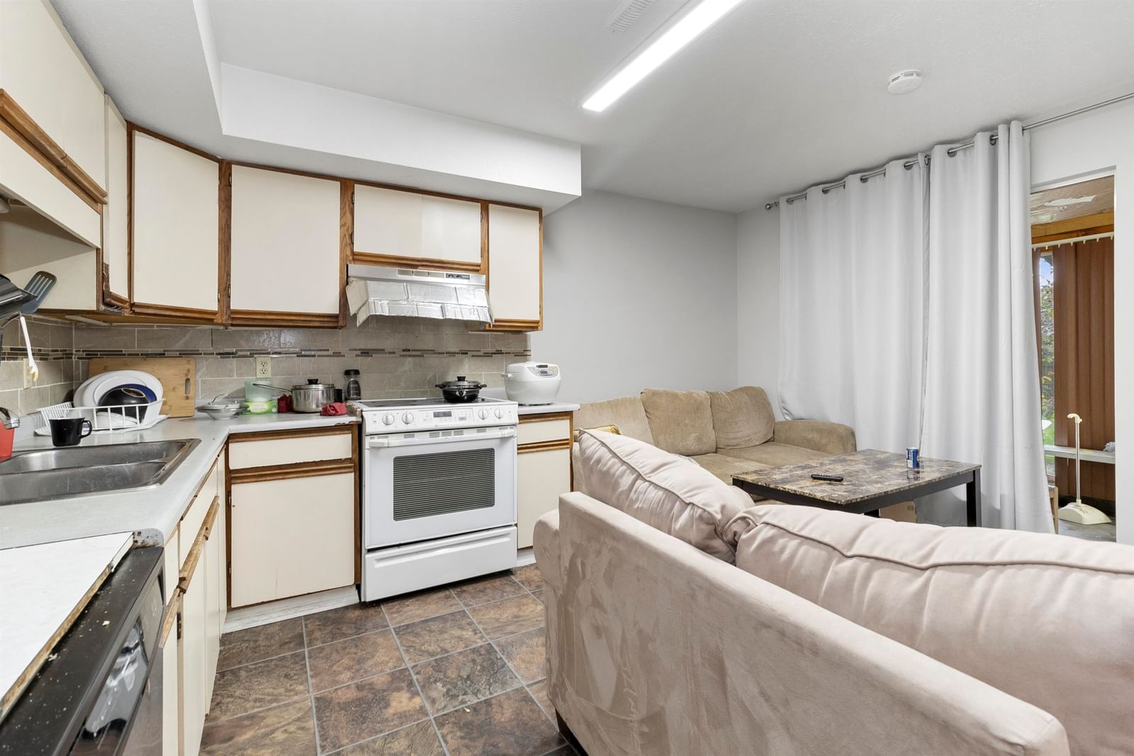 Listing Image 16