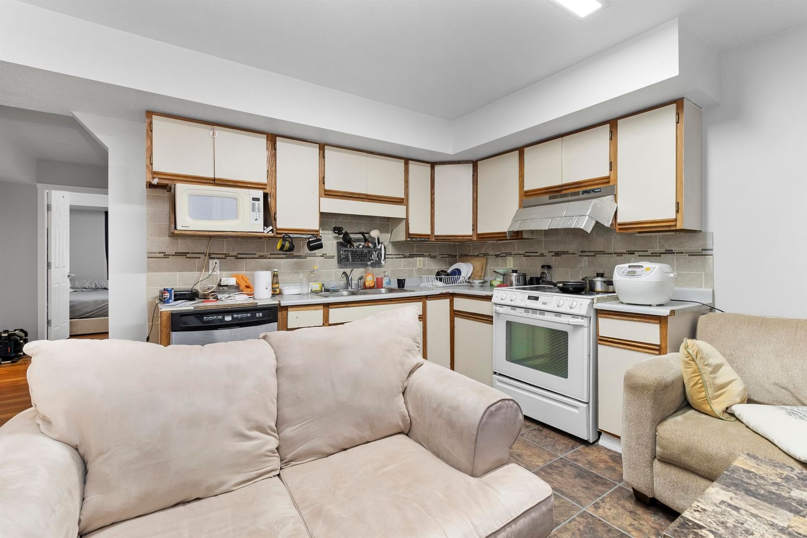 Listing Image 18
