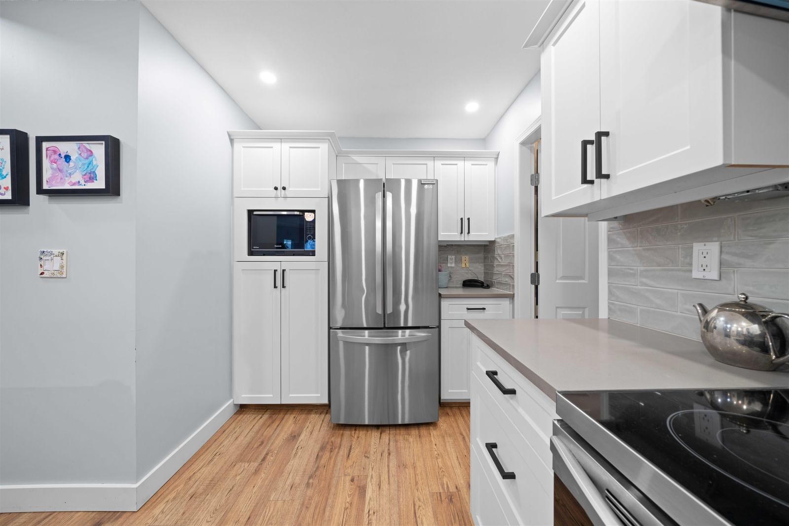 Listing Image 12