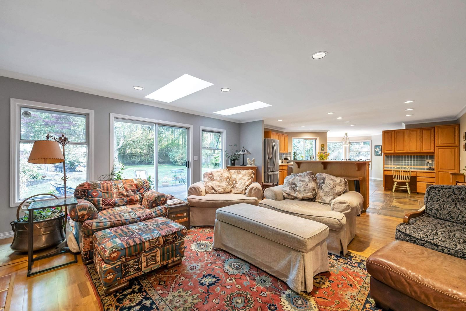 Listing Image 12