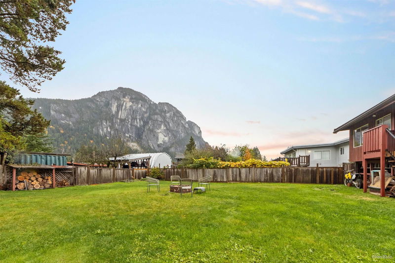 38144 Westway Avenue, Squamish, British Columbia (MLS R2942552)