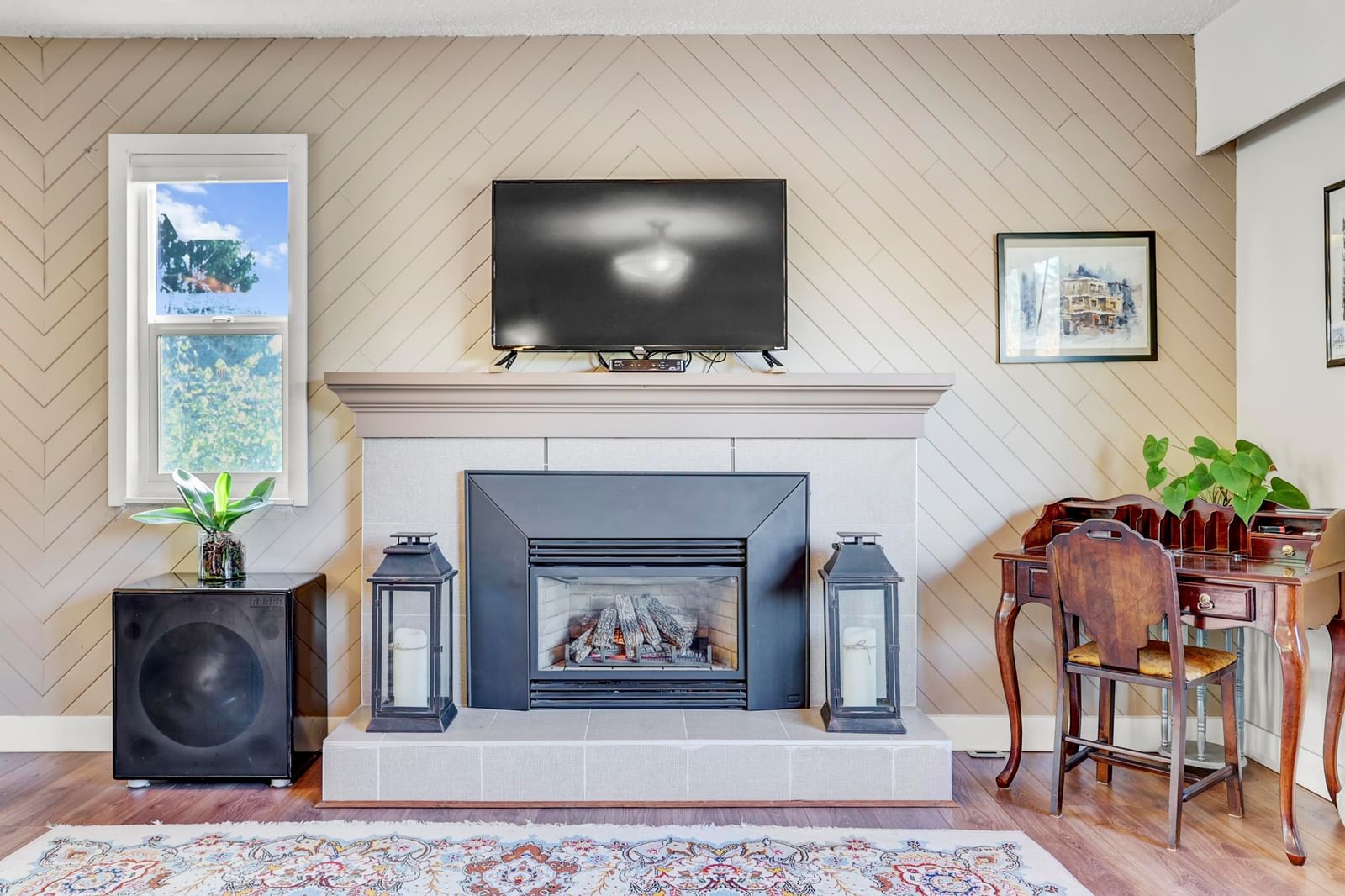 Listing Image 10