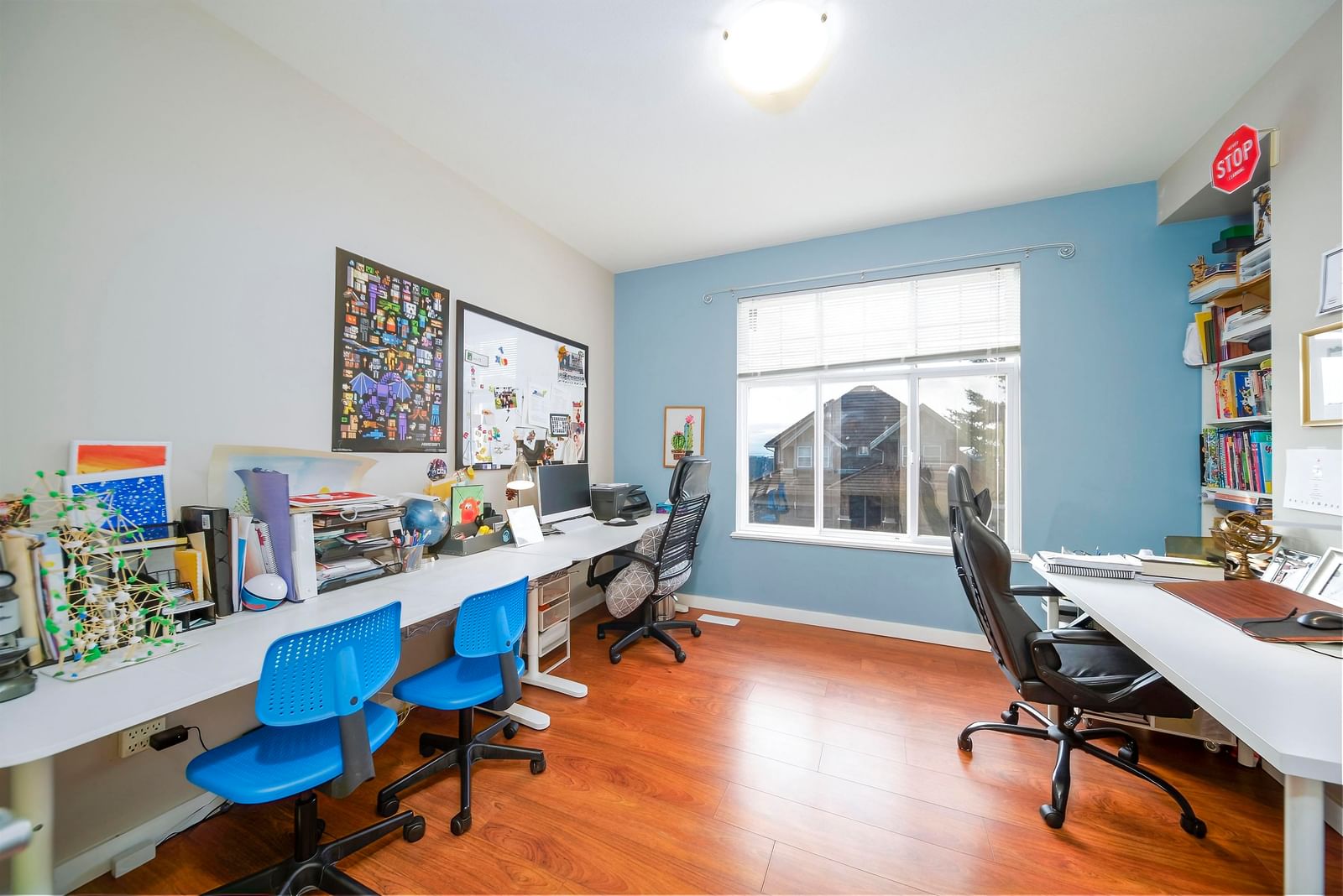 Listing Image 4