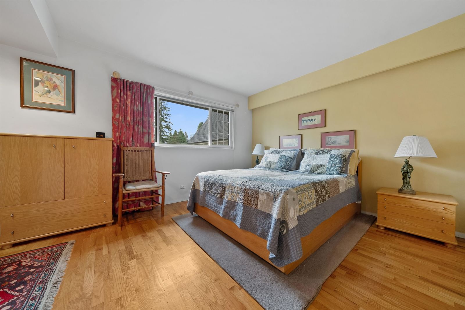Listing Image 11