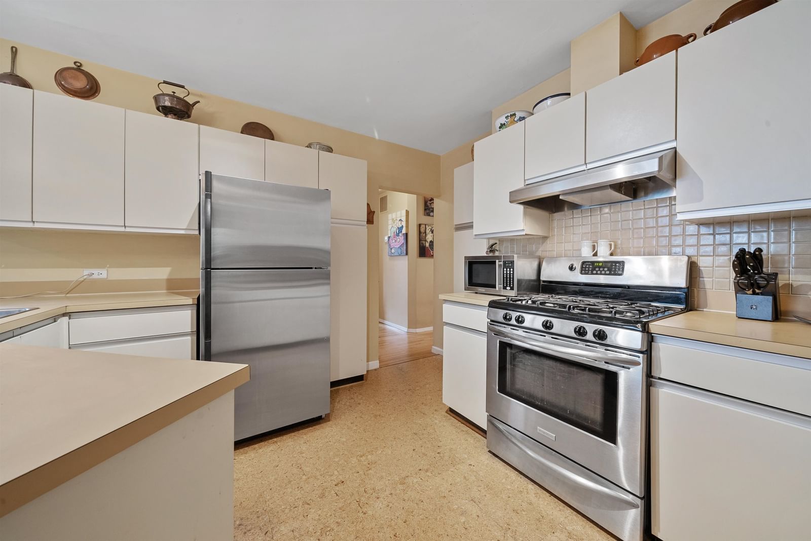 Listing Image 8