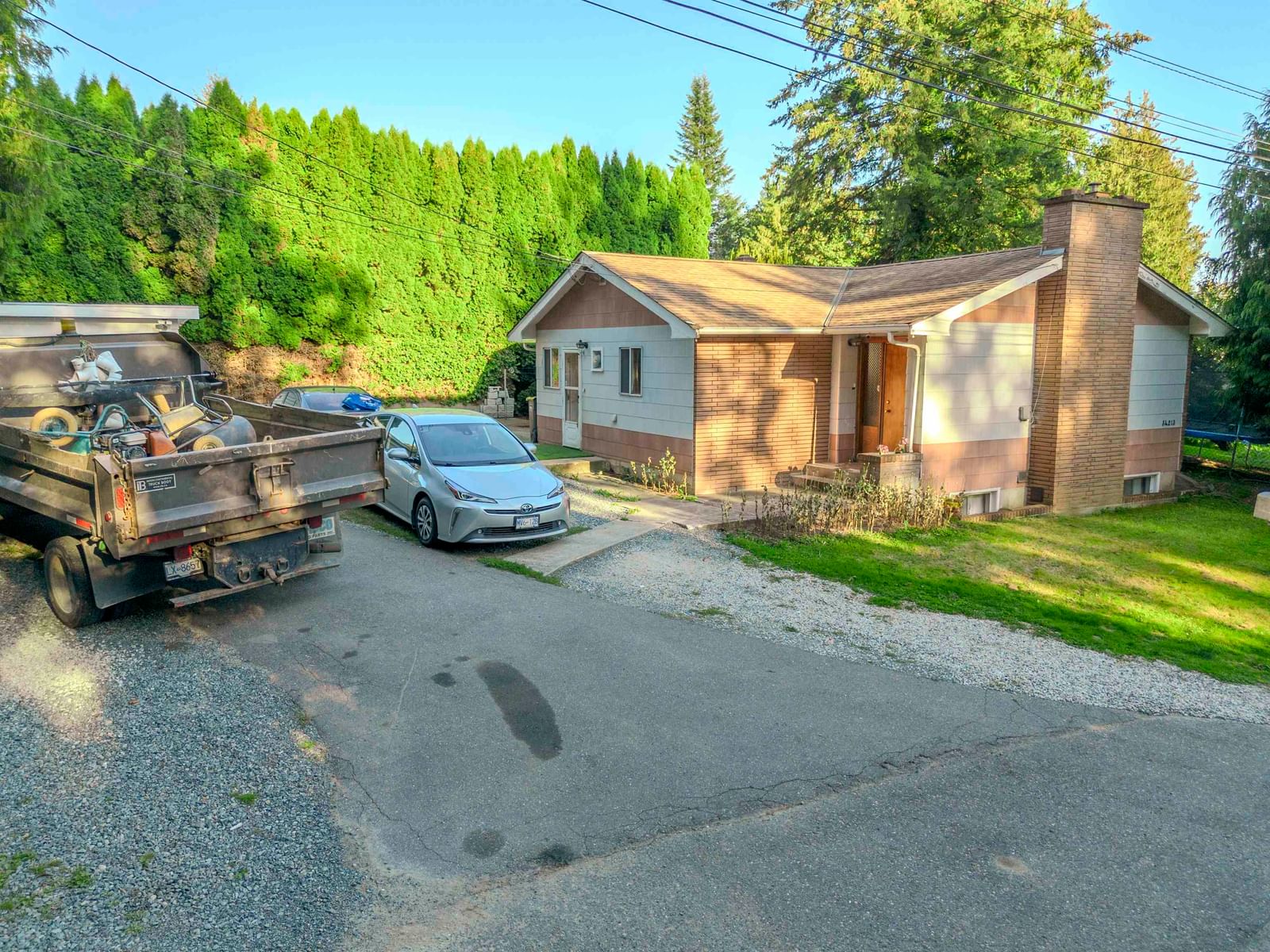 Listing Image 5