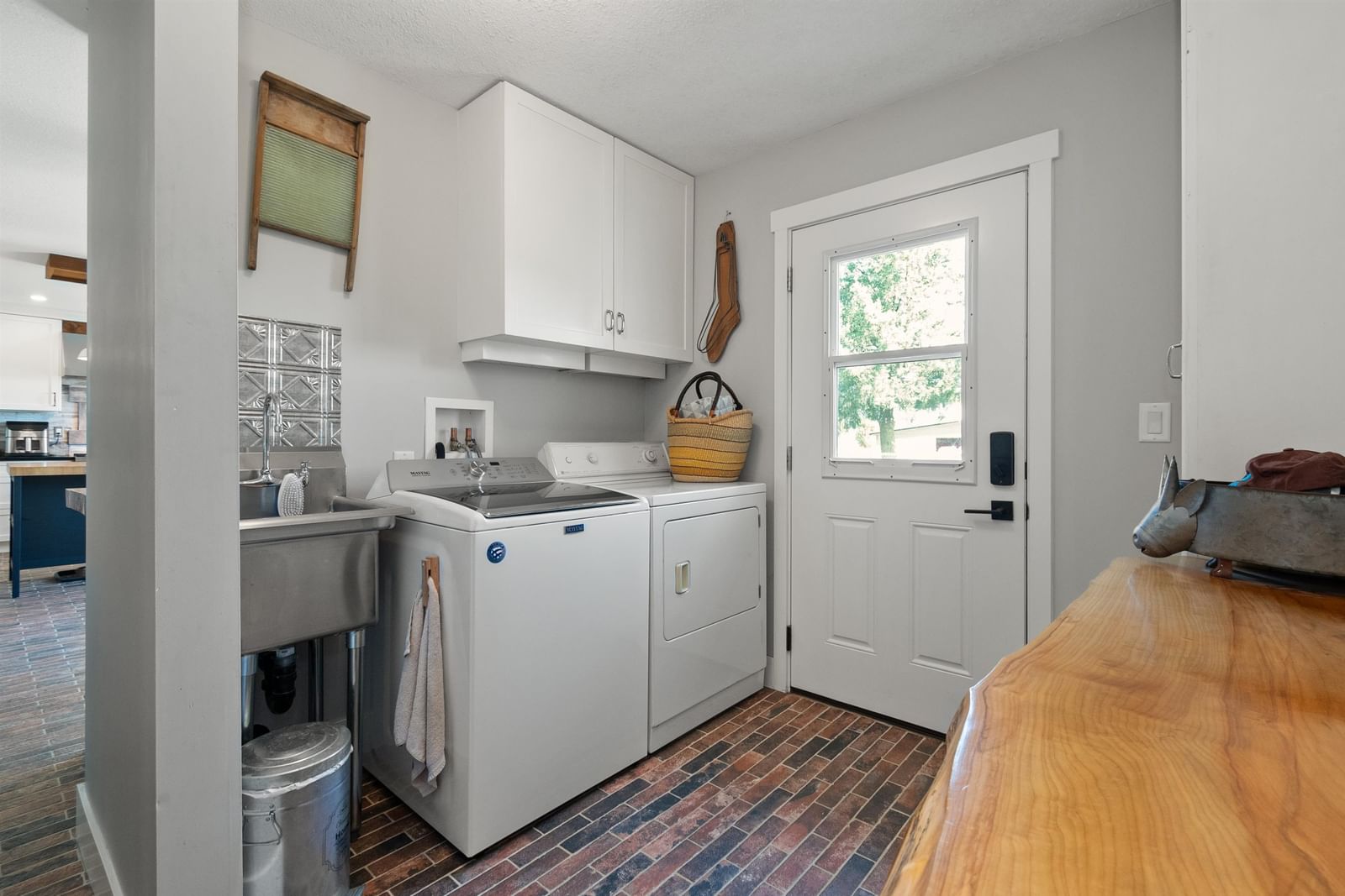 Listing Image 20