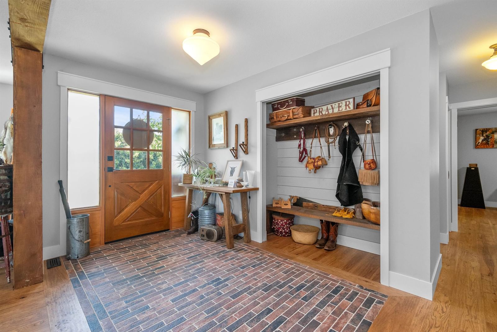 Listing Image 4