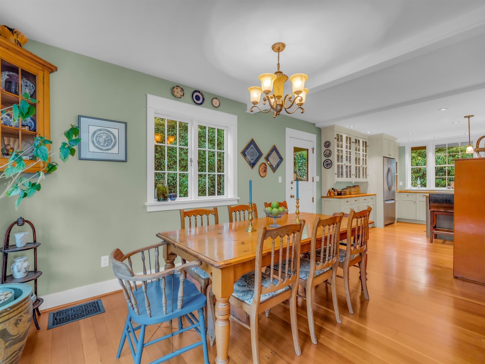 Listing Image 8