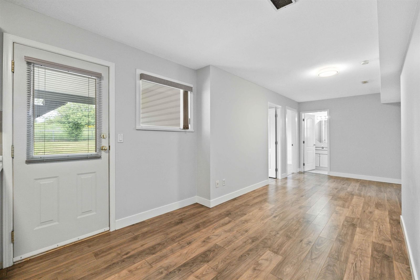 Listing Image 18