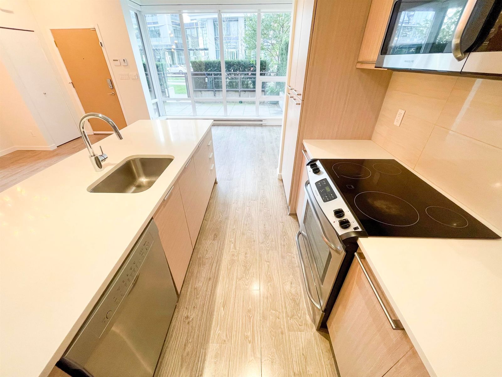 Listing Image 11