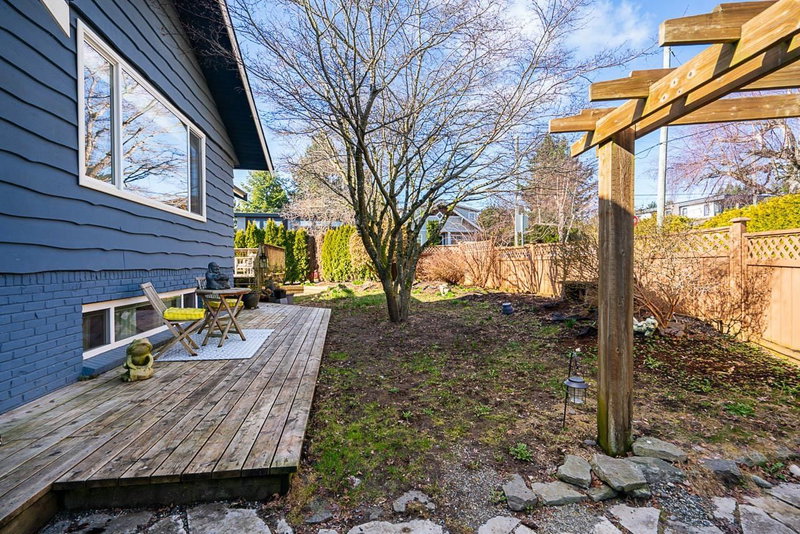 13950 Blackburn Avenue, White Rock, V4B 2Z5 | Image 3