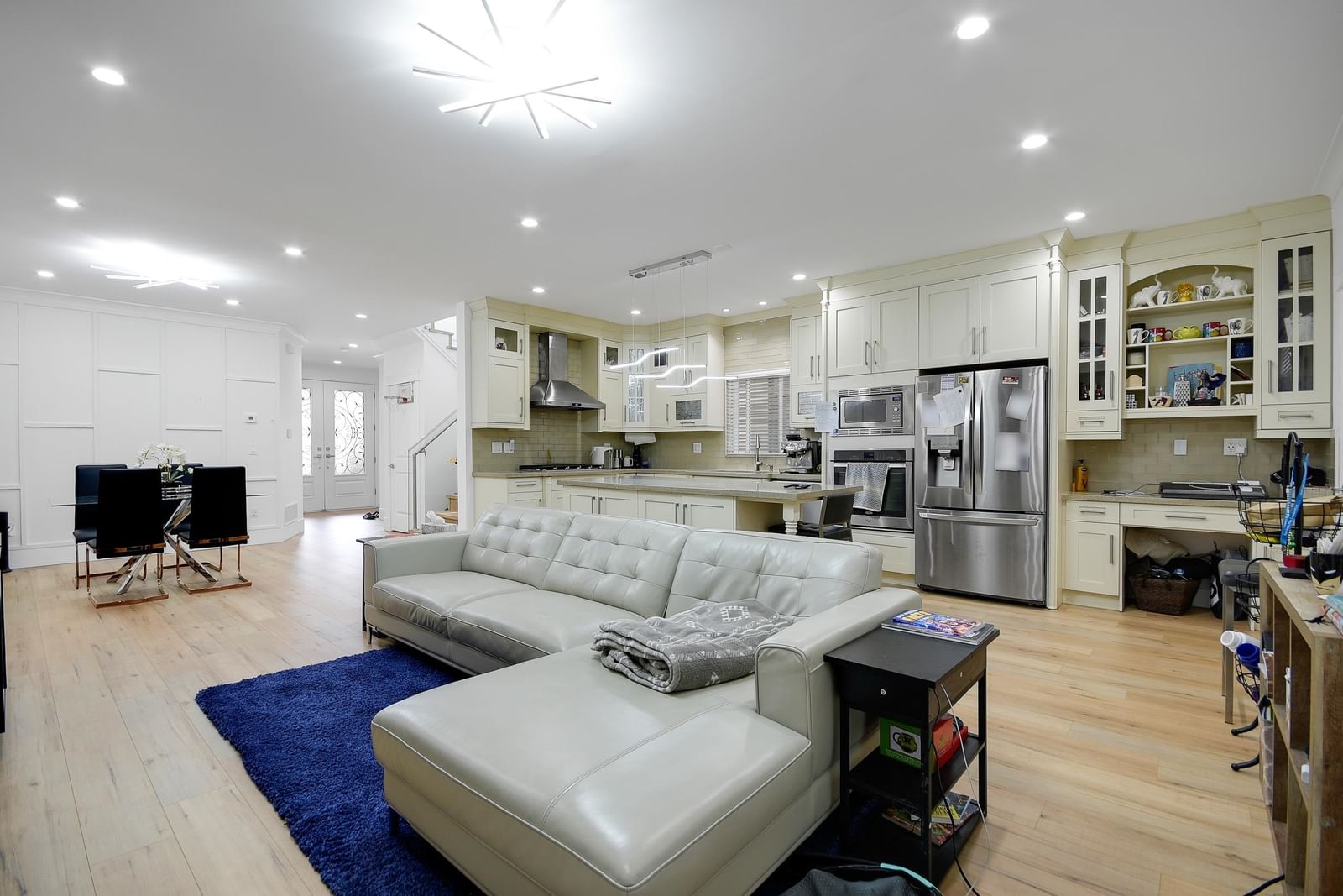 Listing Image 11