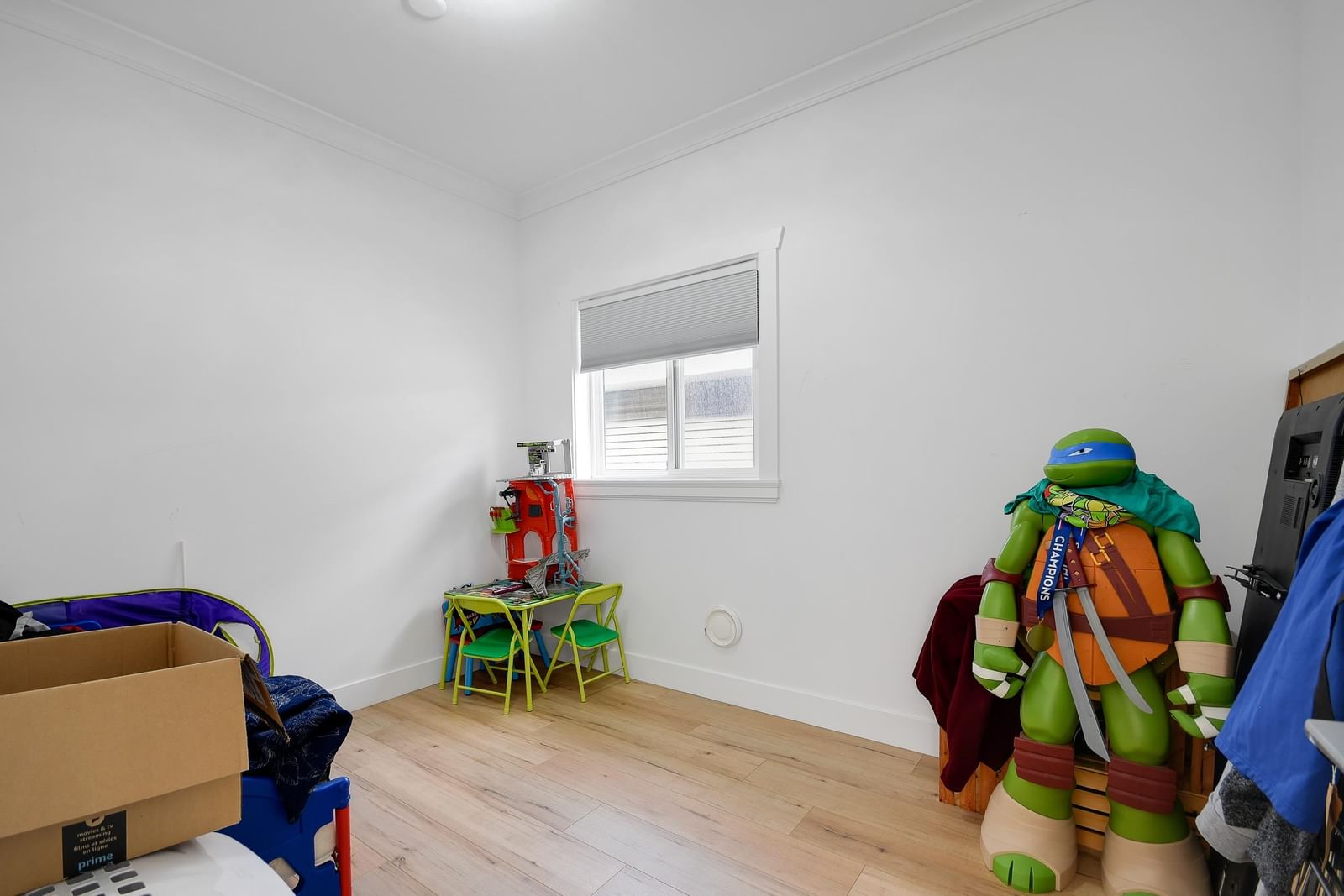Listing Image 23