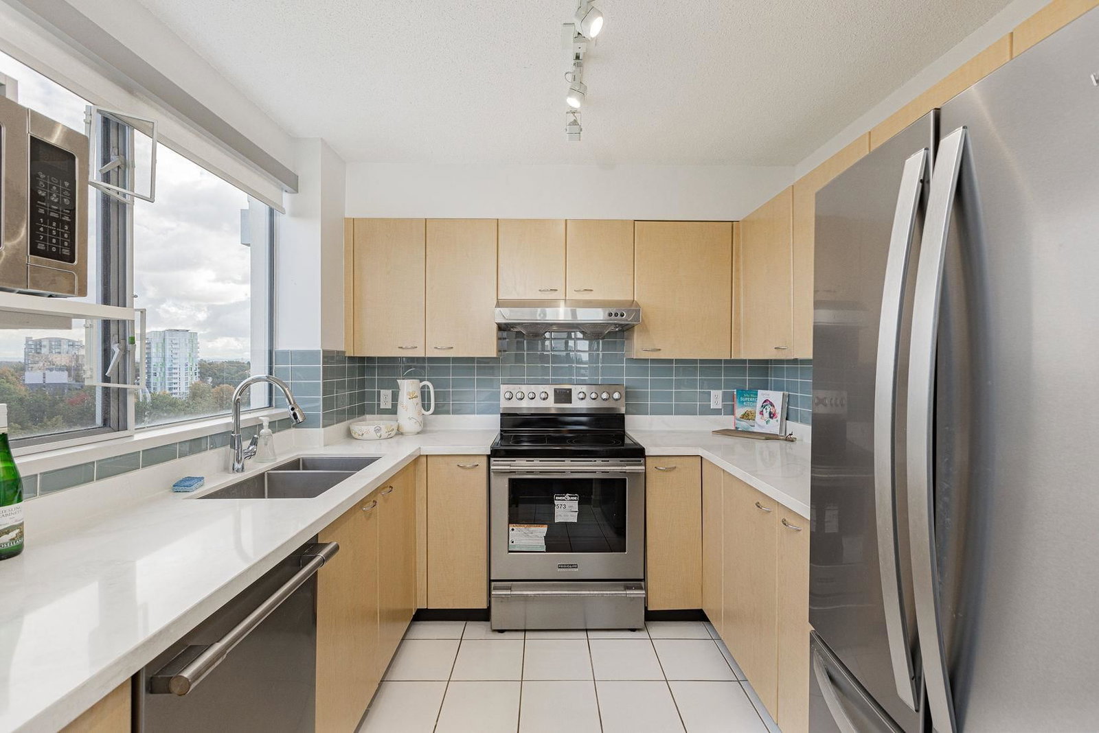 Listing Image 14