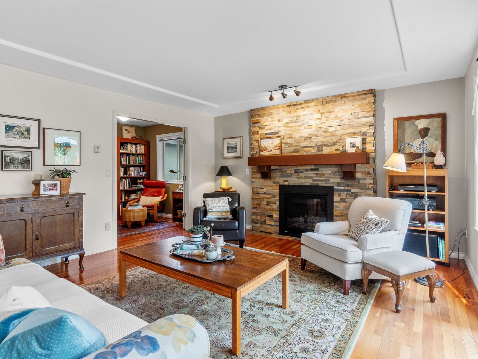 Listing Image 14