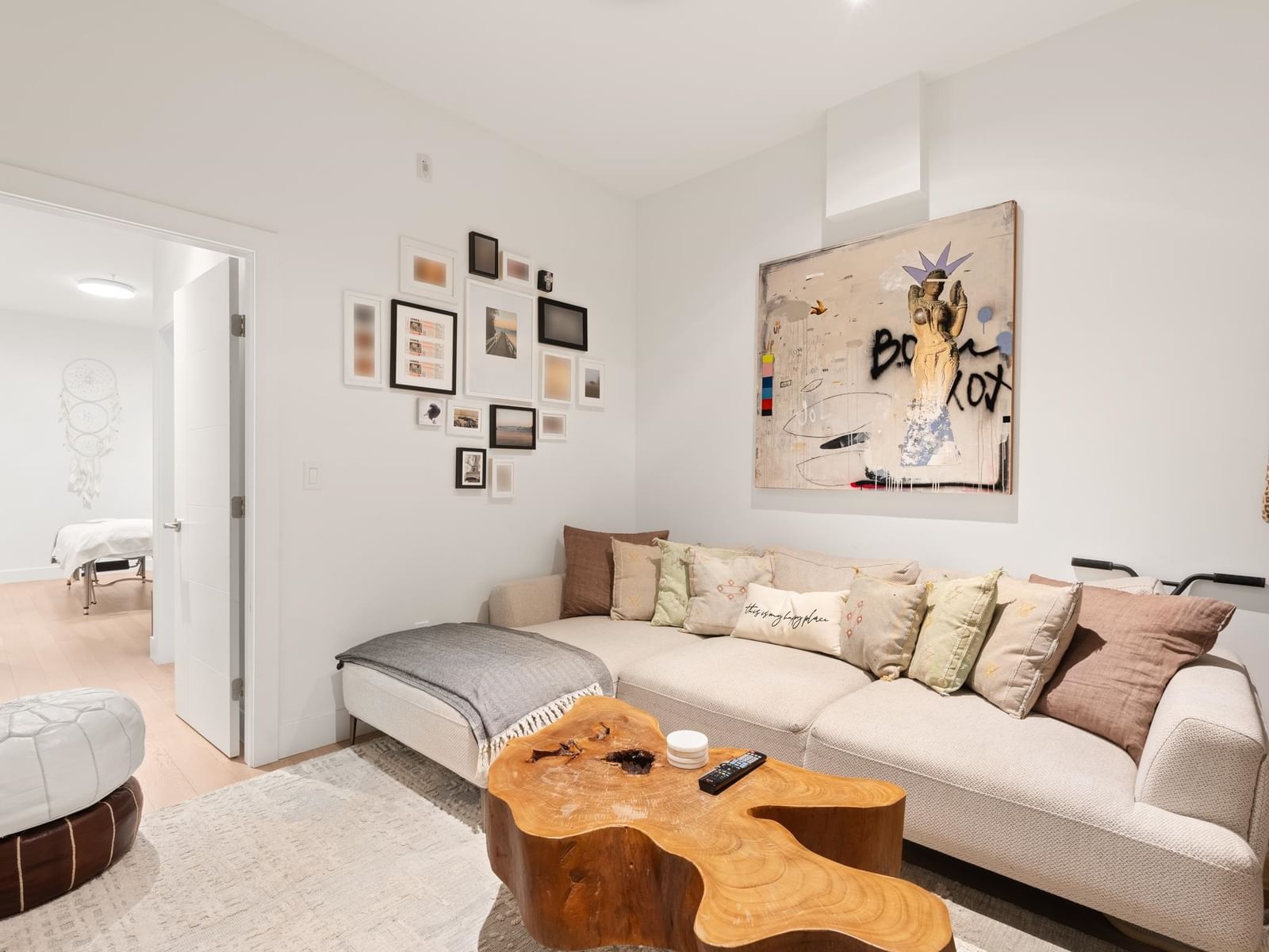 Listing Image 24