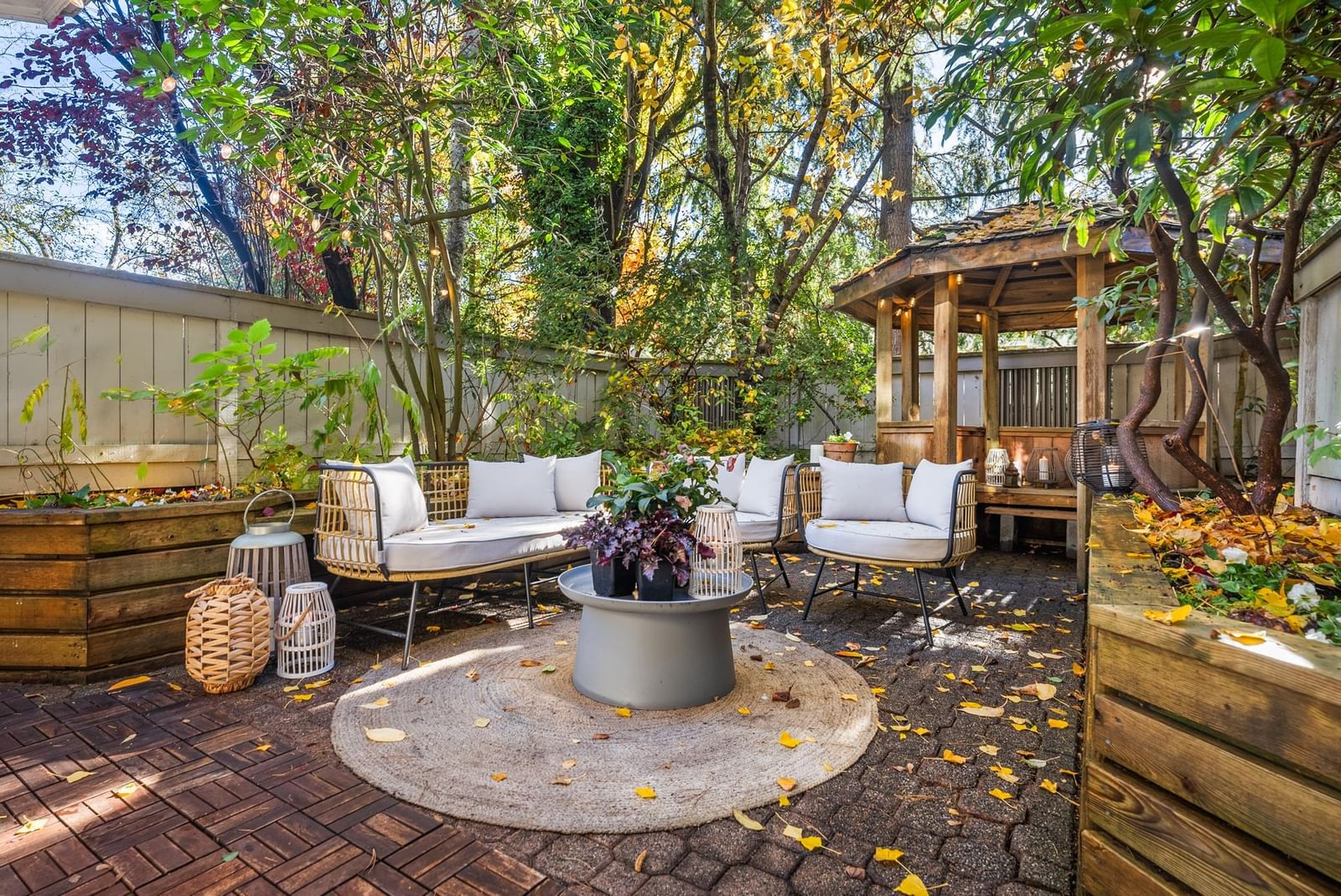 Listing Image 10