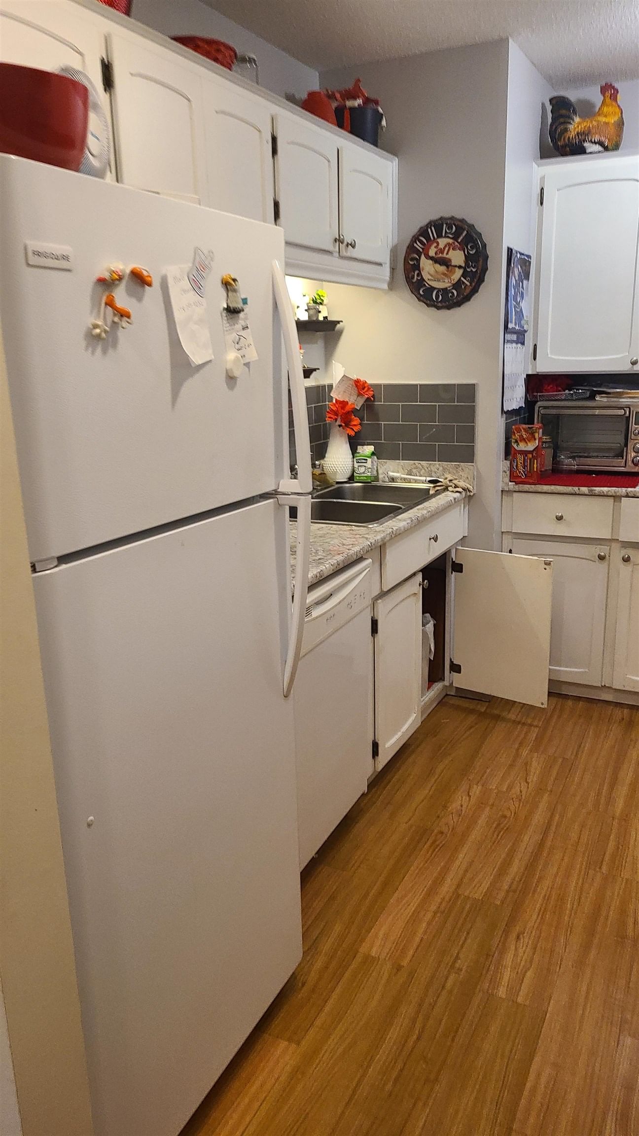 Listing Image 6