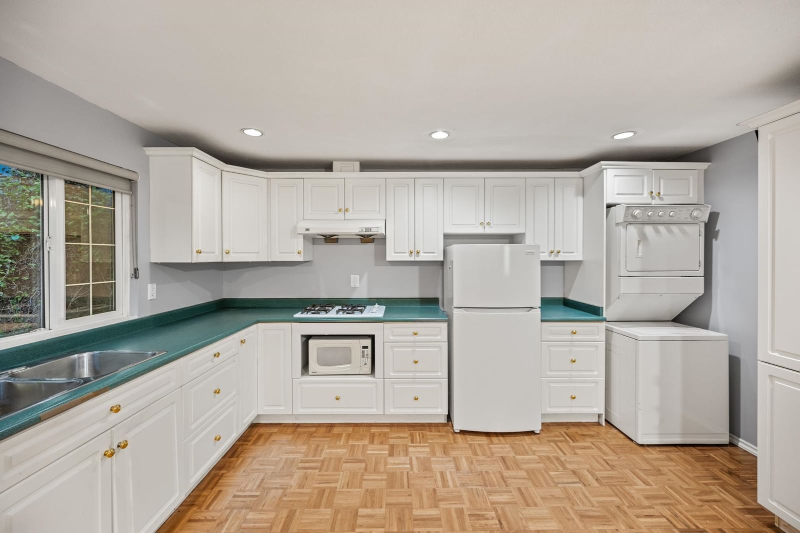 Listing Image 16