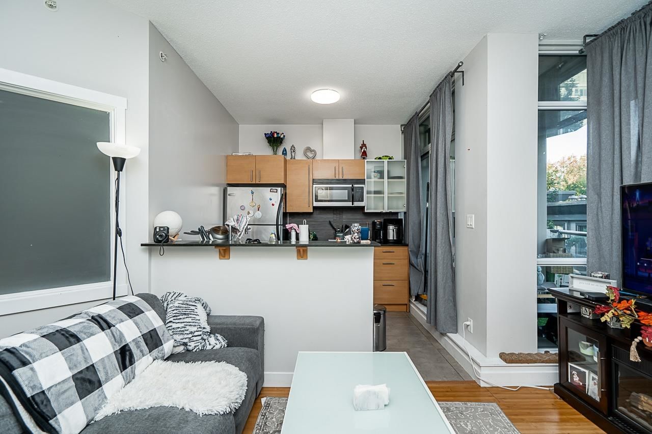 Listing Image 9