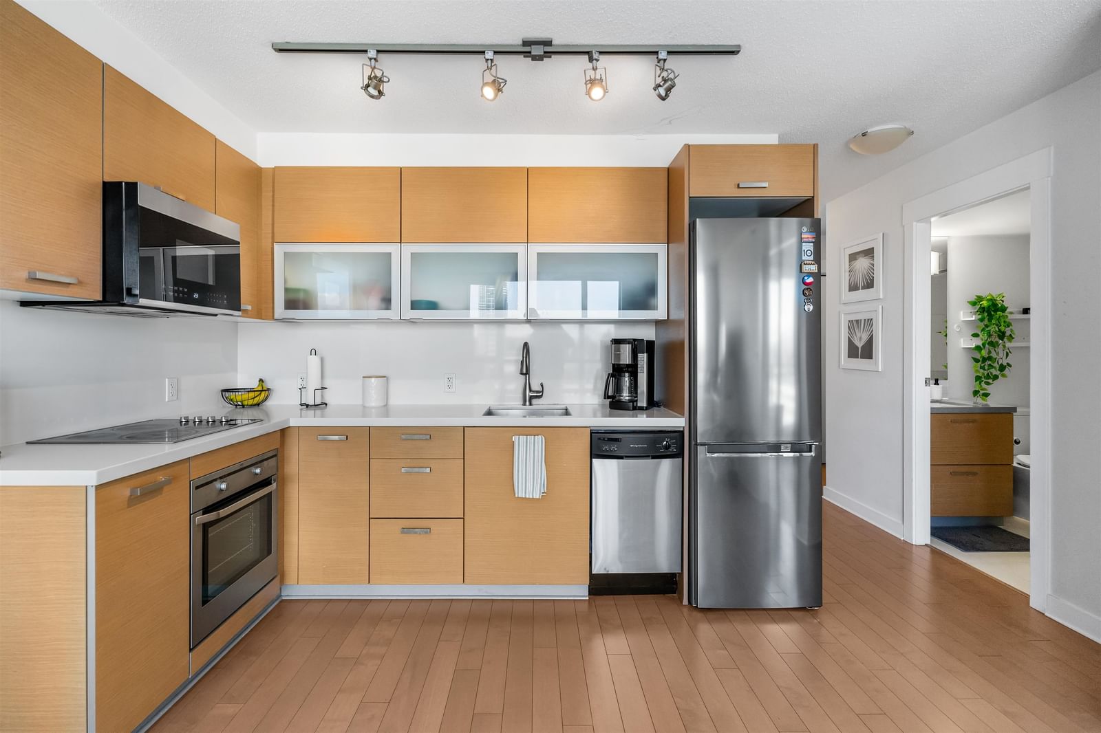 Listing Image 10