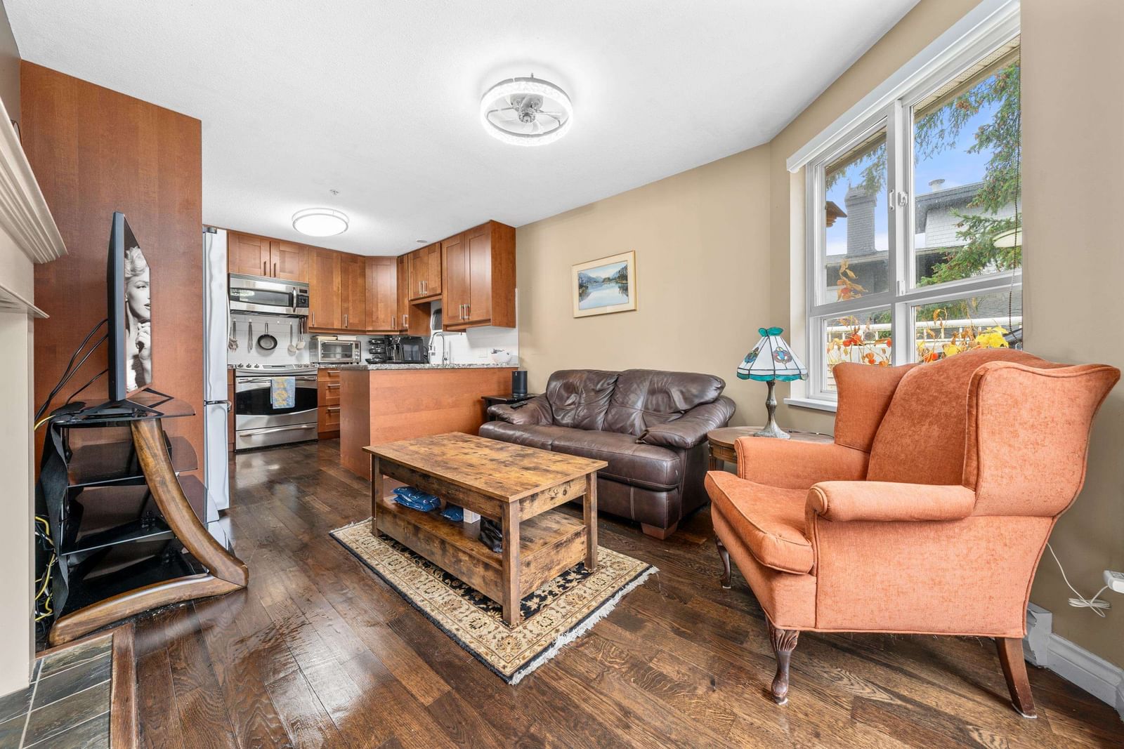 Listing Image 5