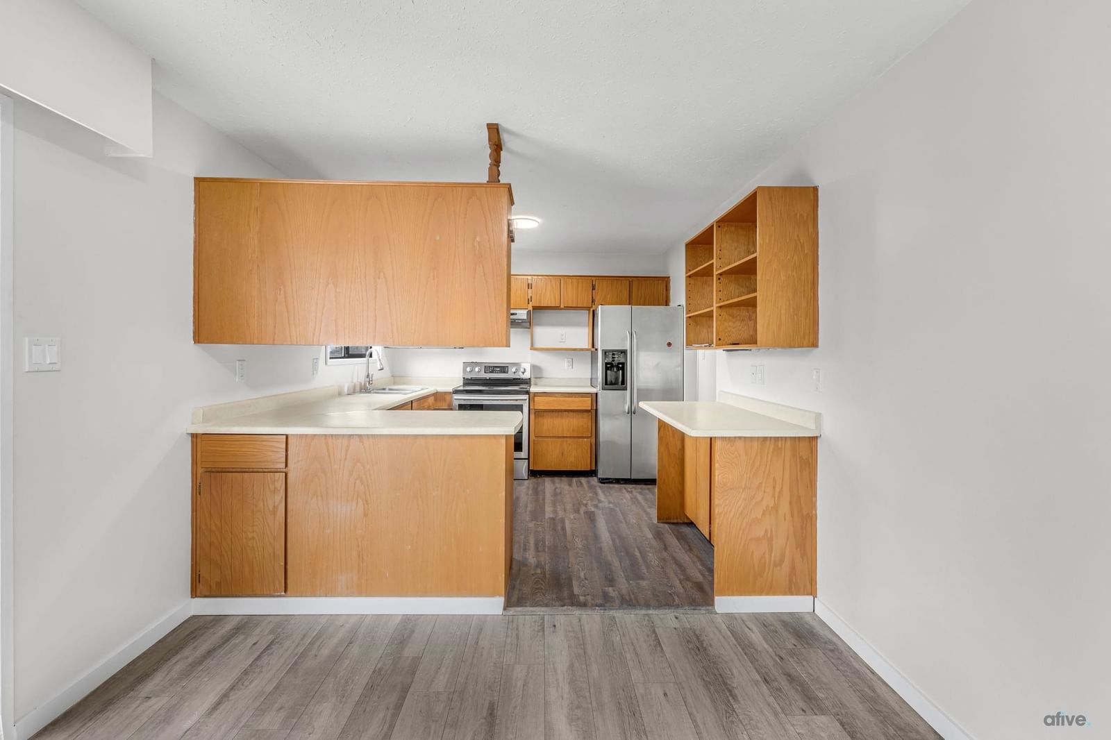 Listing Image 12