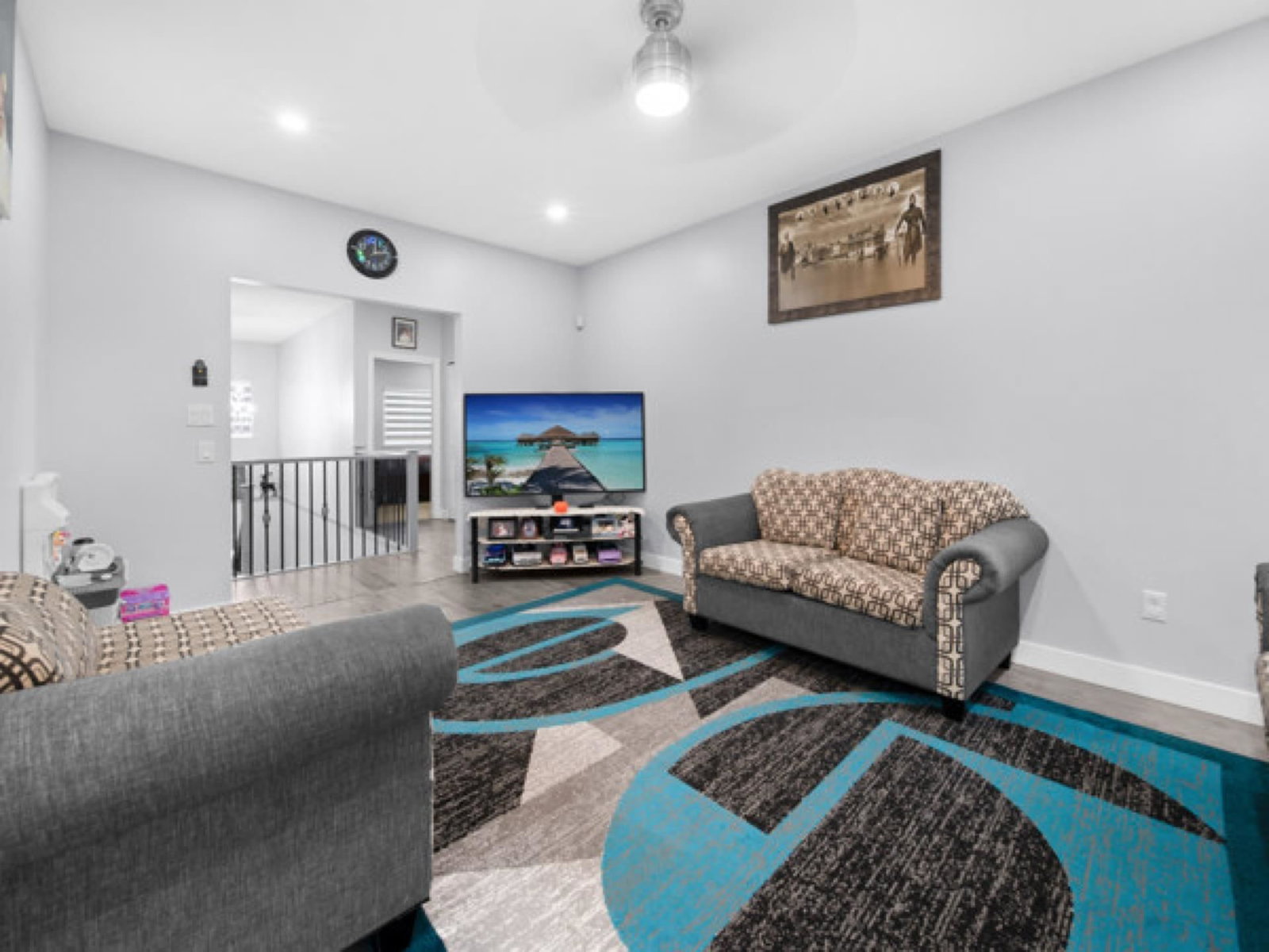 Listing Image 11