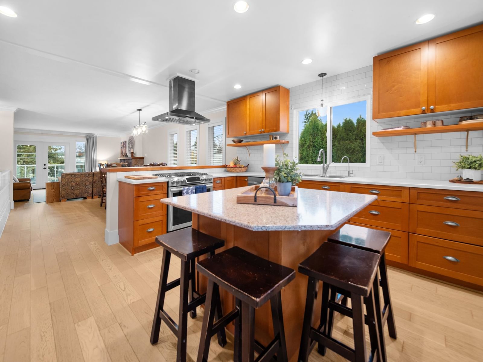 Listing Image 12