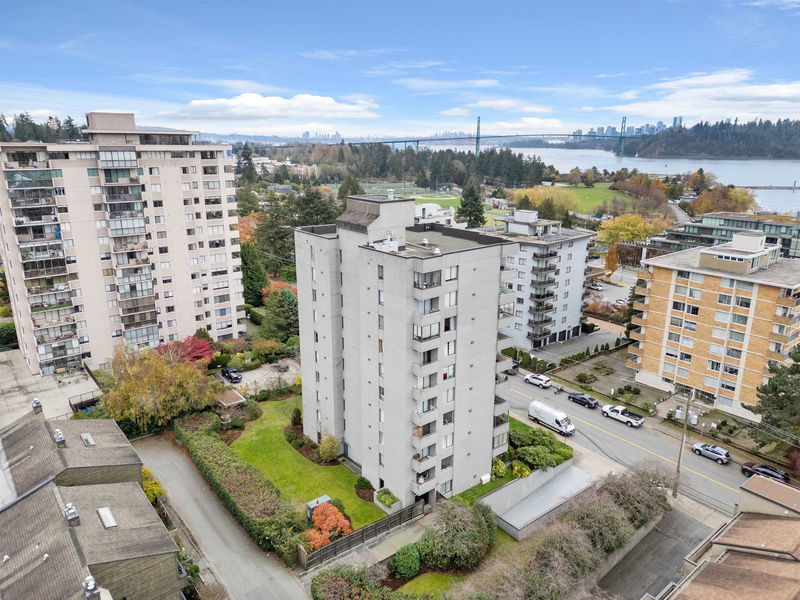 1341 Clyde Avenue #203, West Vancouver, British Columbia (MLS R2943424)