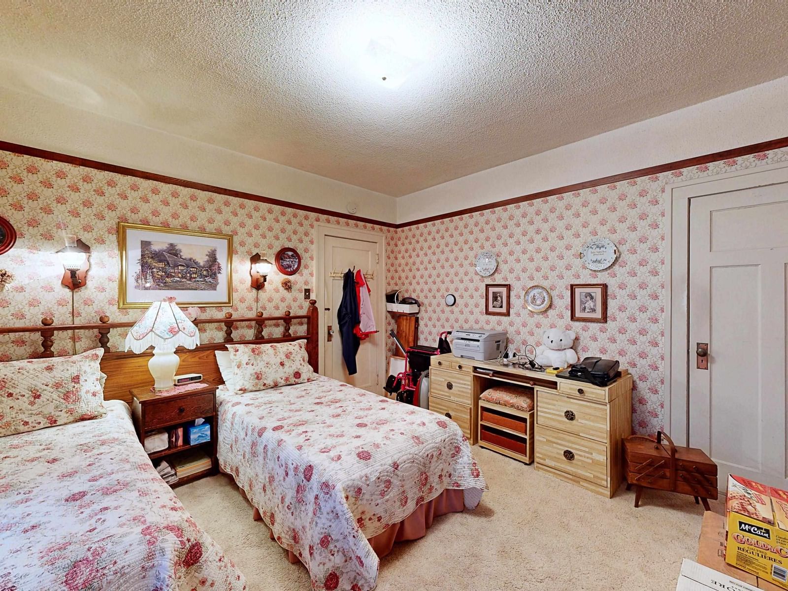 Listing Image 11
