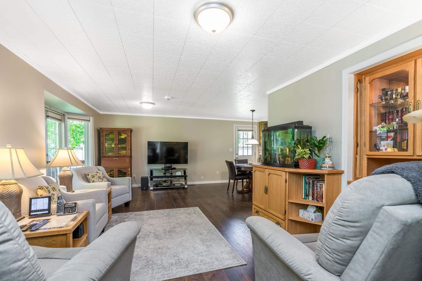 Listing Image 8