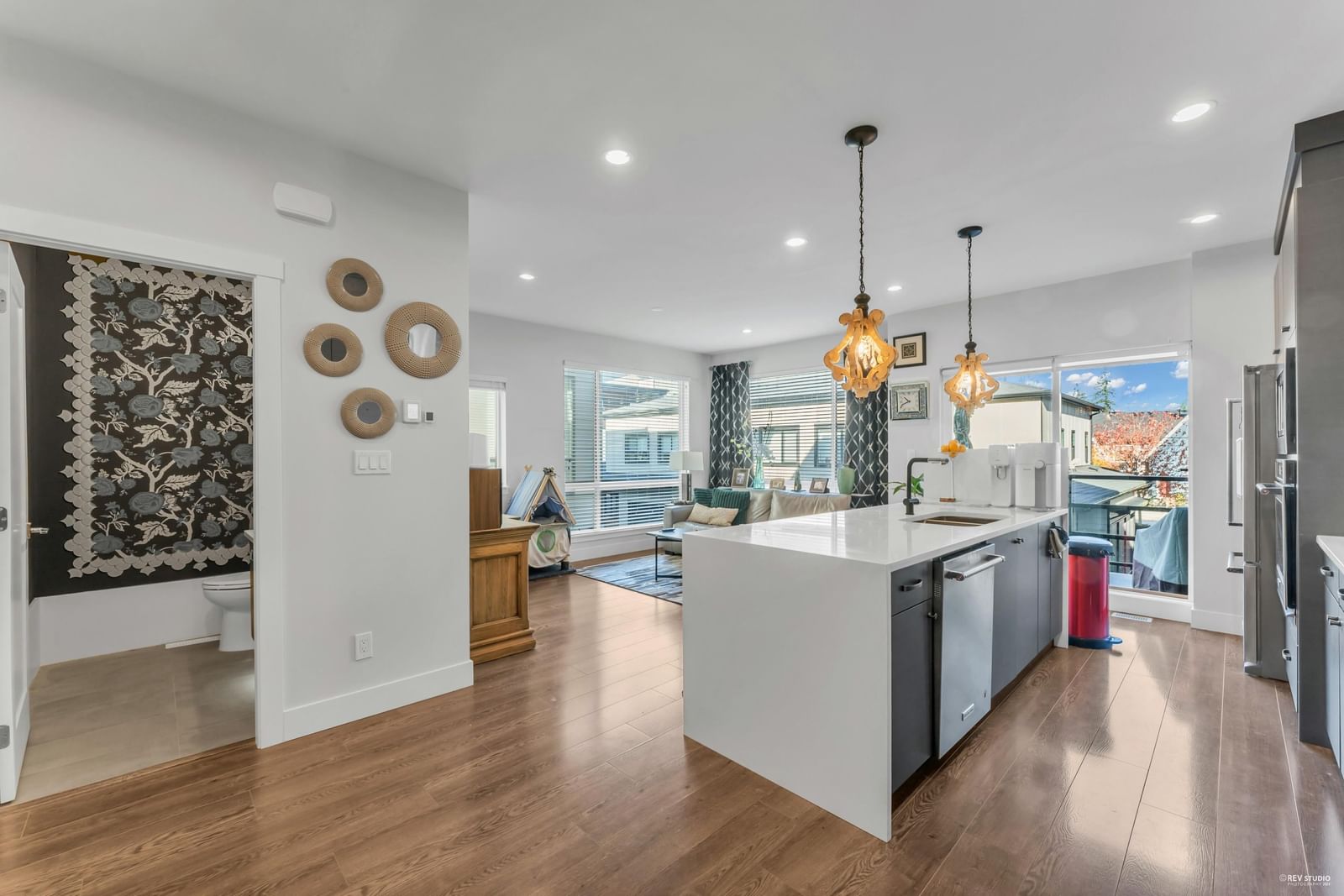Listing Image 10