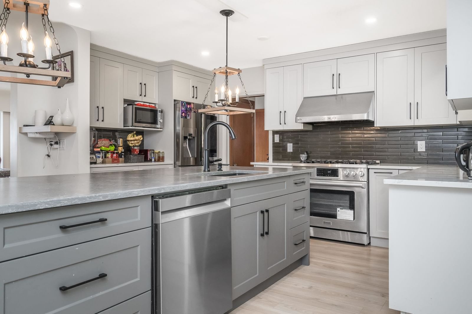 Listing Image 19