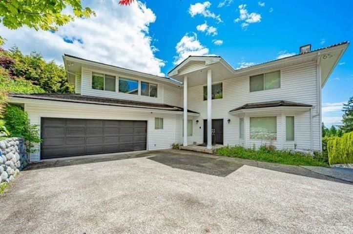 2585 Westhill Way, West Vancouver, British Columbia (MLS R2943685)