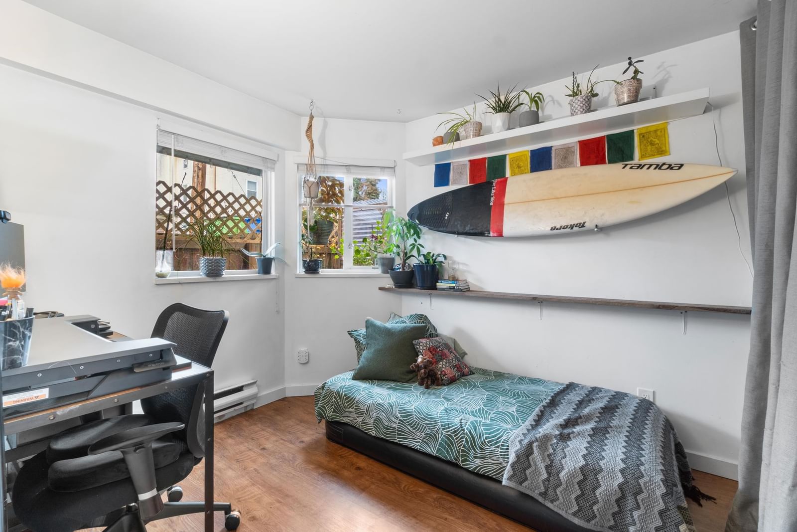 Listing Image 12