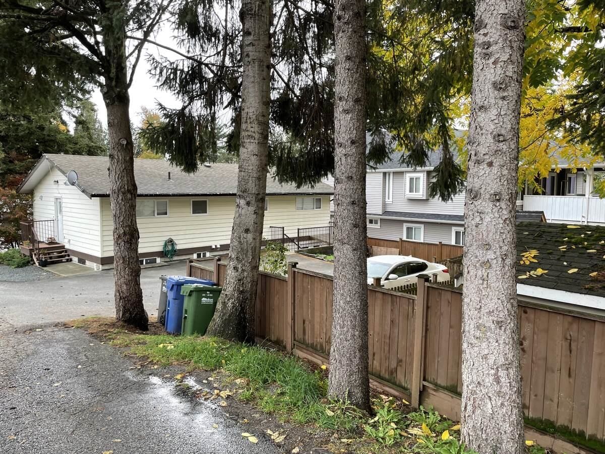 Listing Image 16