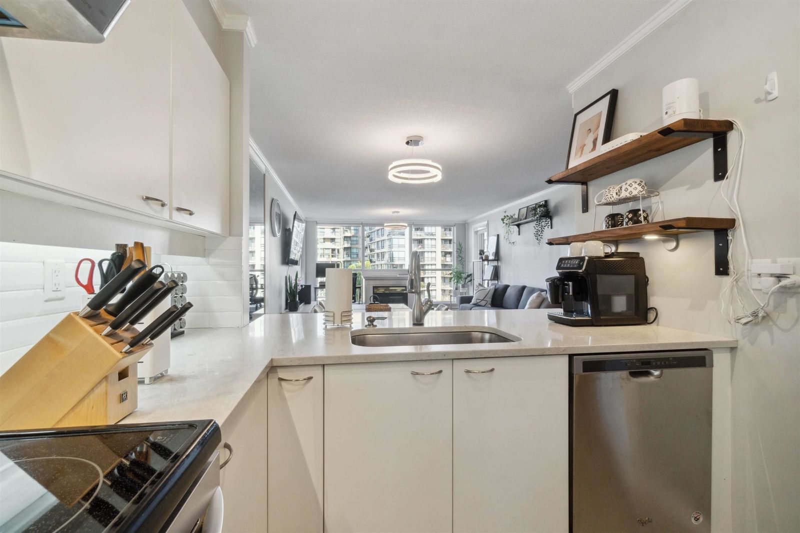 Listing Image 13
