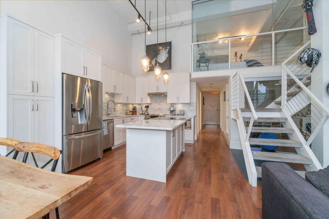 405 - 549 Columbia Street