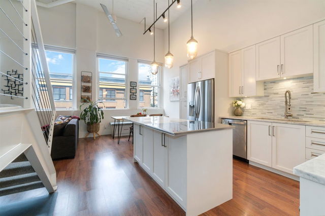 405 - 549 Columbia Street