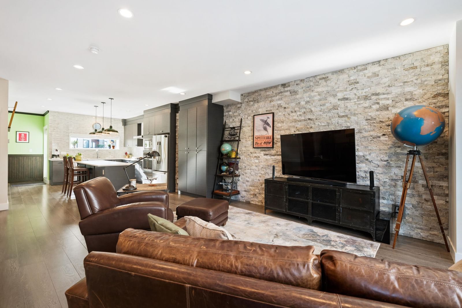 Listing Image 9