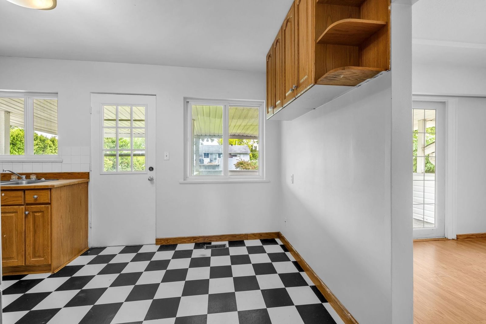 Listing Image 14