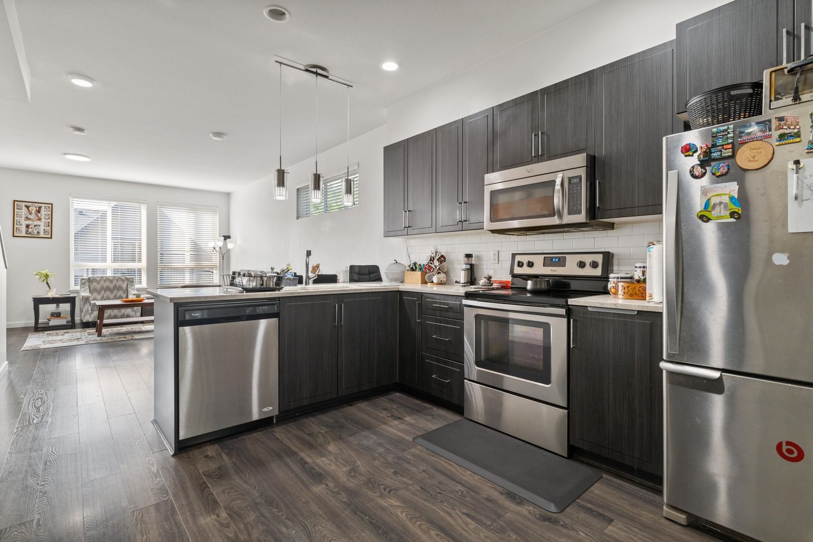 Listing Image 10