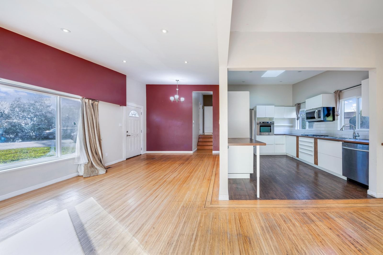 Listing Image 6