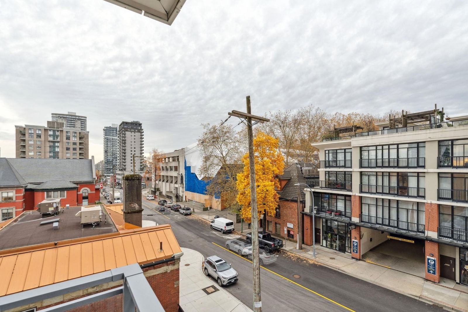 Listing Image 10