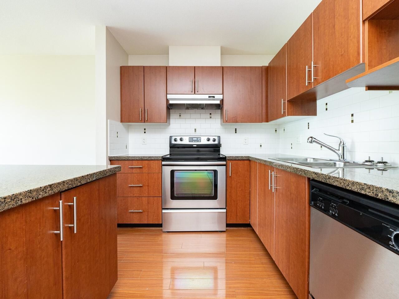 Listing Image 14