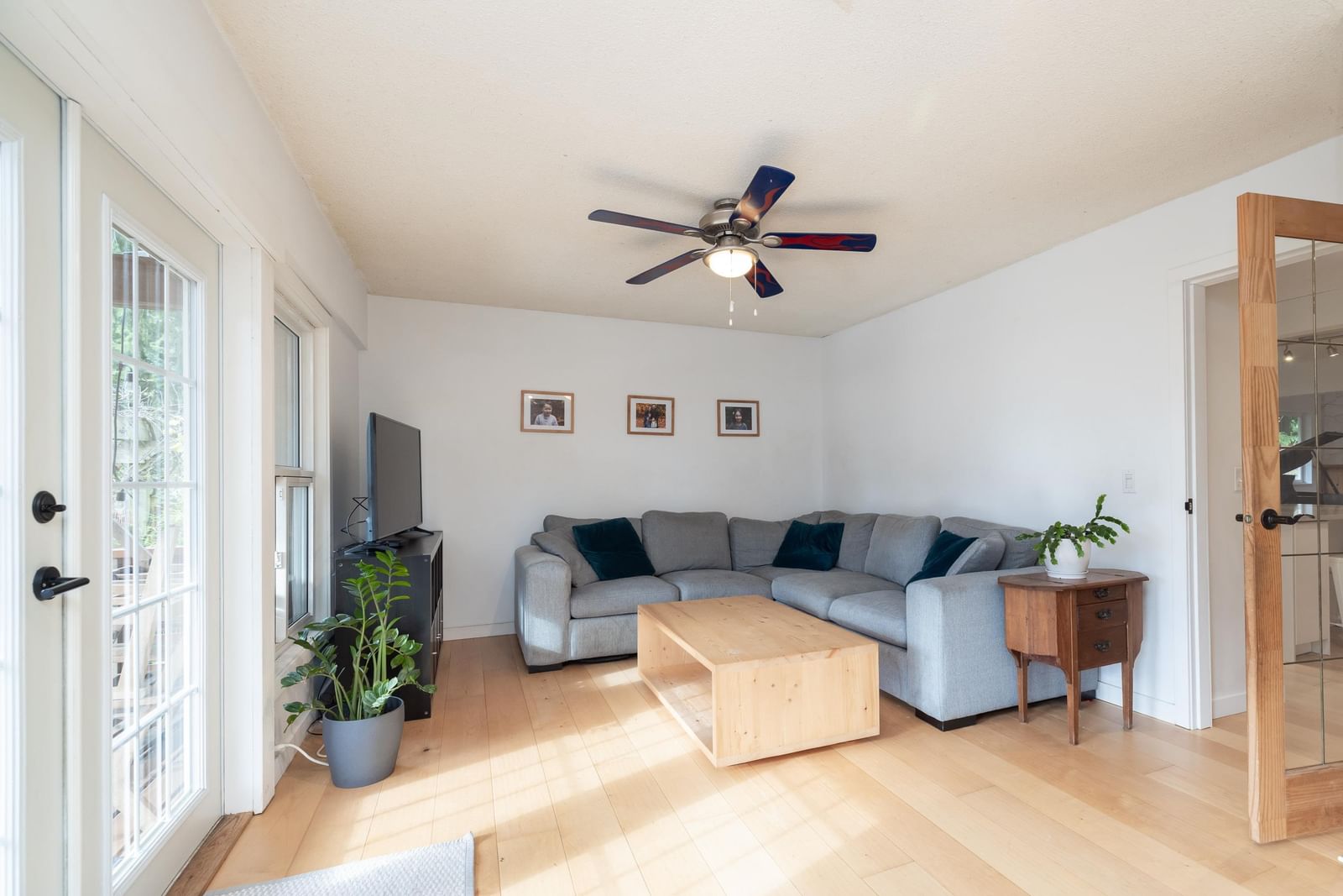 Listing Image 18
