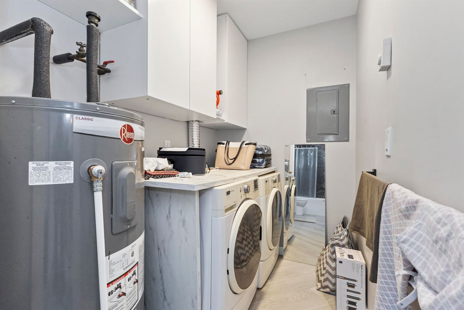 Listing Image 12