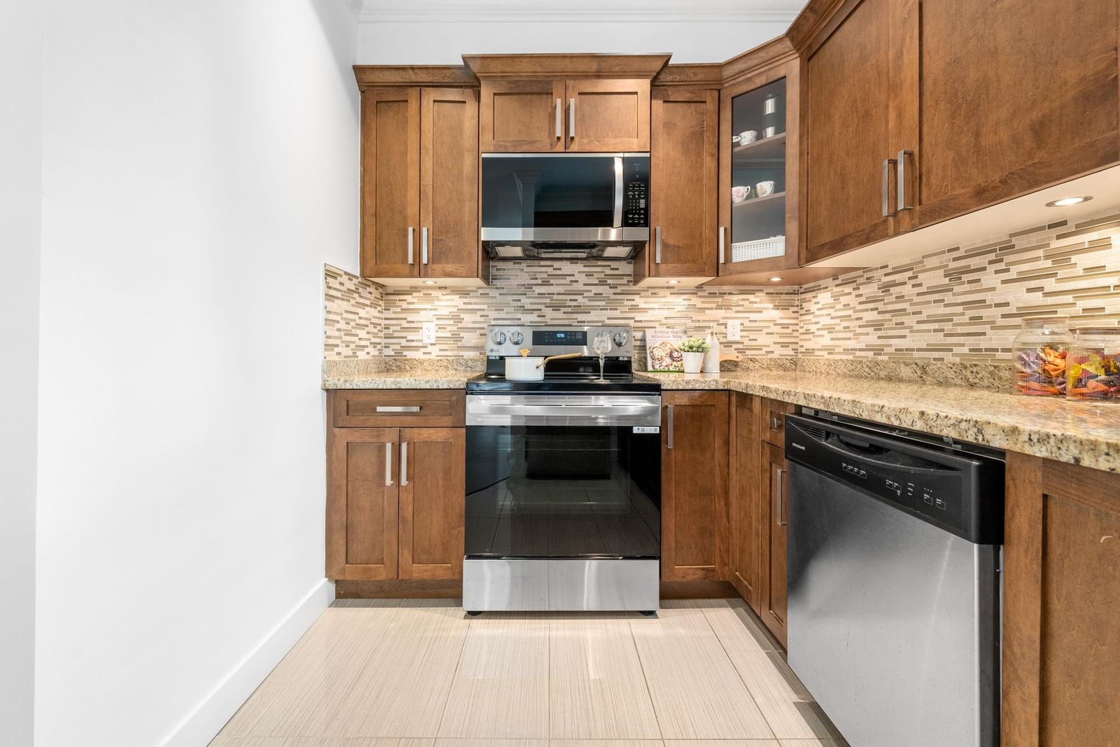 Listing Image 14